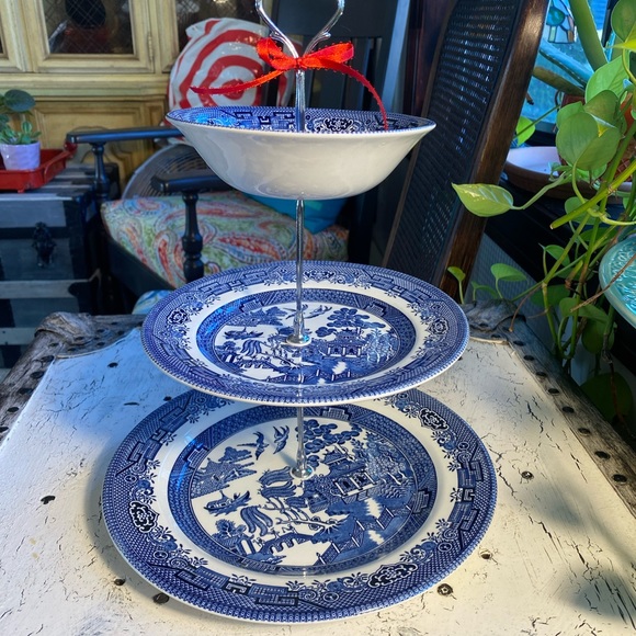 Blue Willow 3 Tired Cupcakes Stand - Picture 2 of 11